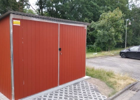 Garagen aus Acrylglas			 49