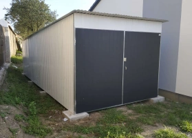 Garagen aus Acrylglas			 107