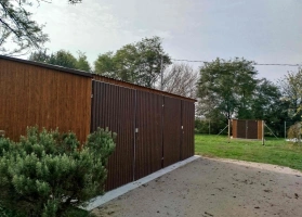 Garagen aus Acrylglas			 244