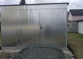 Garagen aus verzinktem Blech					 49