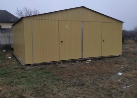 Garagen aus Acrylglas			 249