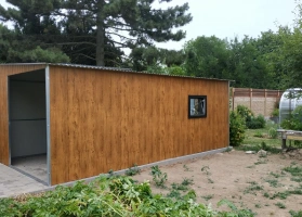 Garagen aus Acrylglas			 153