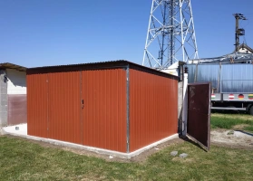 Garagen aus Acrylglas			 31