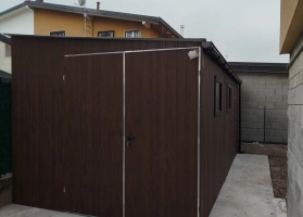 Garagen aus Acrylglas			 240