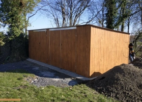 Garagen aus Acrylglas			 126