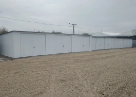 Garagen aus Acrylglas			 191