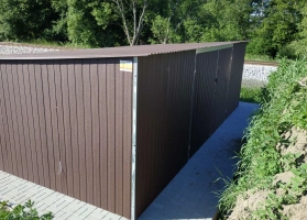 Garagen aus Acrylglas			 43