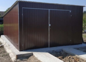 Garagen aus Acrylglas			 260