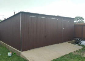 Garagen aus Acrylglas			 159