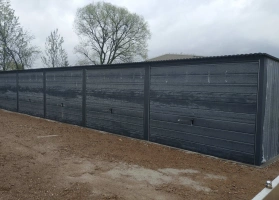 Garagen aus Acrylglas			 239