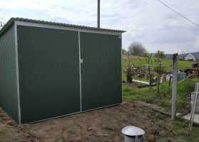 Garagen aus Acrylglas			 138