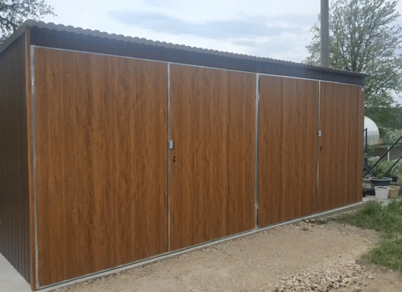 Garagen aus Acrylglas			 206