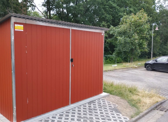 Garagen aus Acrylglas			 49