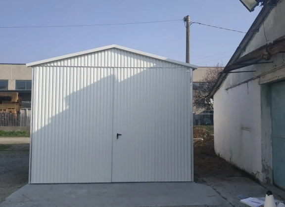 Garagen aus Acrylglas			 128