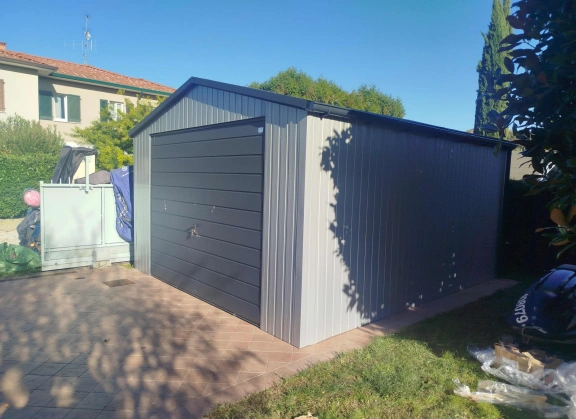 Garagen aus Acrylglas			 289