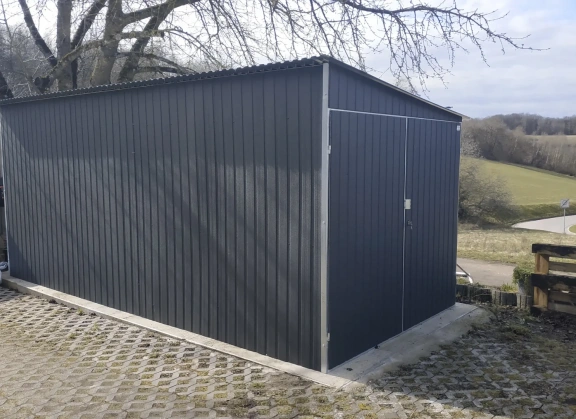 Garagen aus Acrylglas			 127