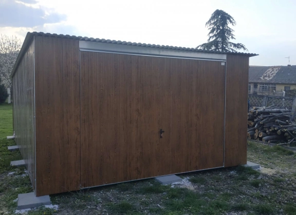 Garagen aus Acrylglas			 75